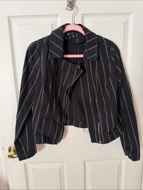Striped Black Women's Moto Jacket blazer White House black market size 6